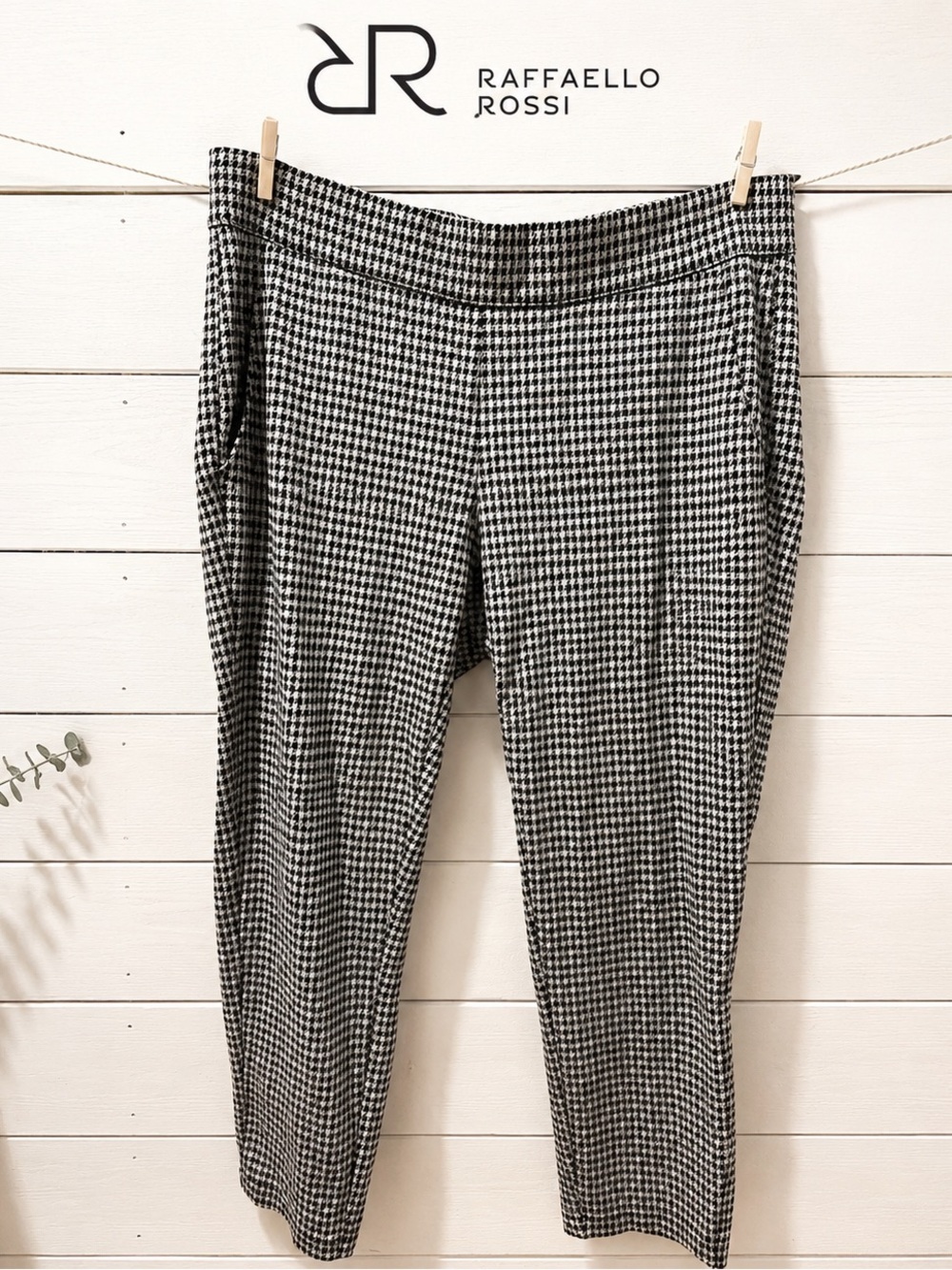 RAFFAELLO ROSSI black and cream  Houndstooth  jogger pants size 44